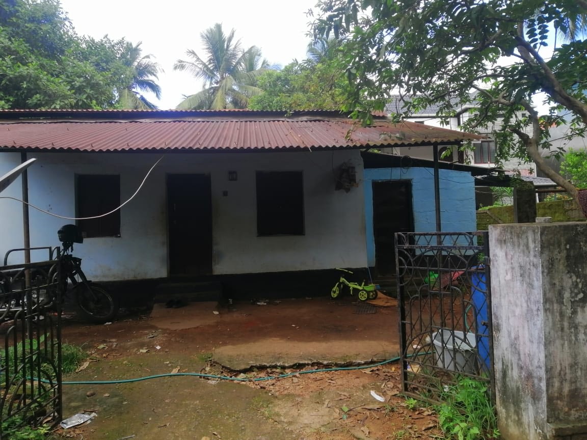 10 cent Commercial land for sale in Kannamkulangara.