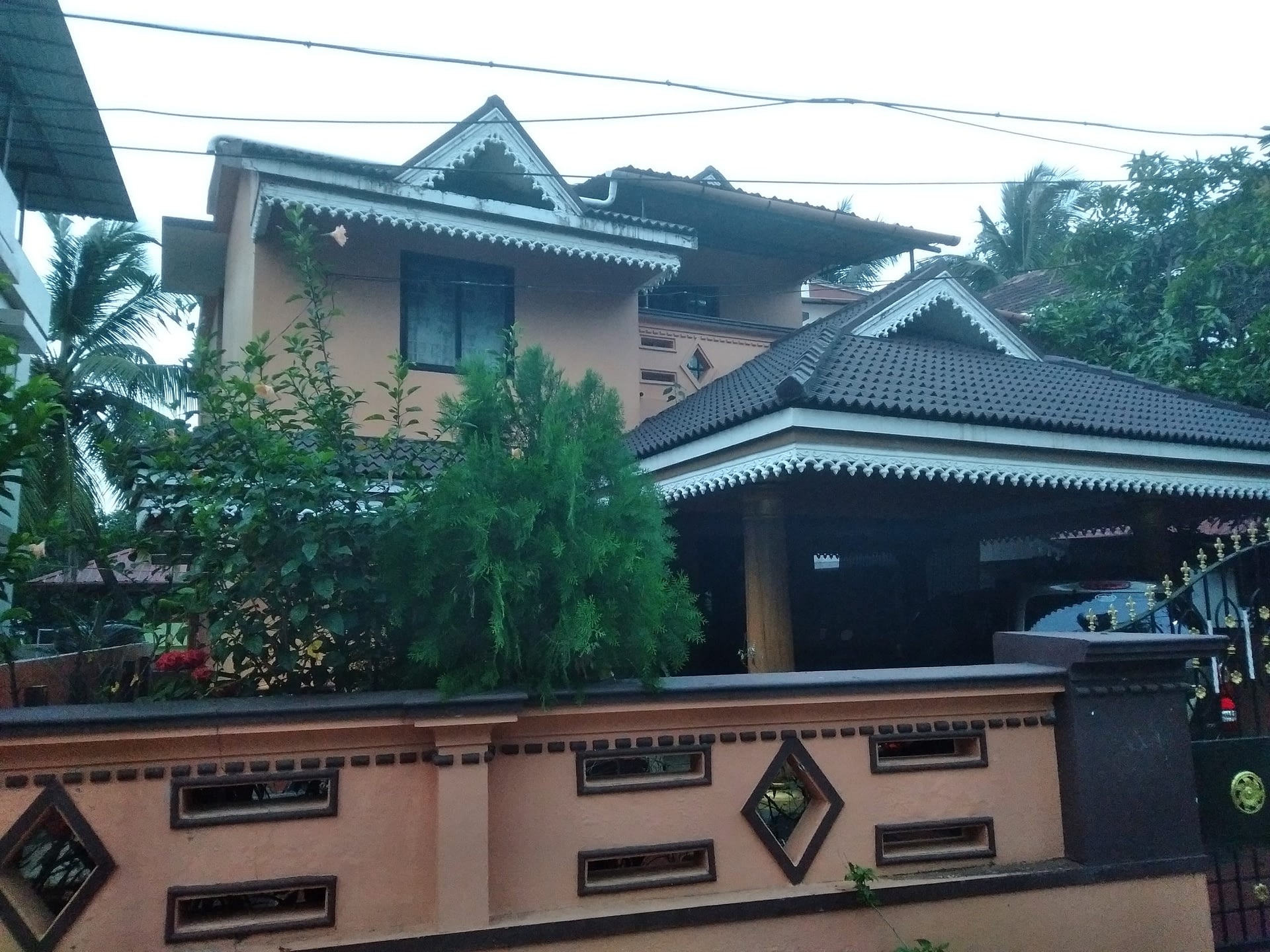 Independent house, 1550 sqft , 4 cents for sale at Palakkad town